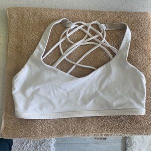 Lululemon sports bra. Free to Be Bra - Wild